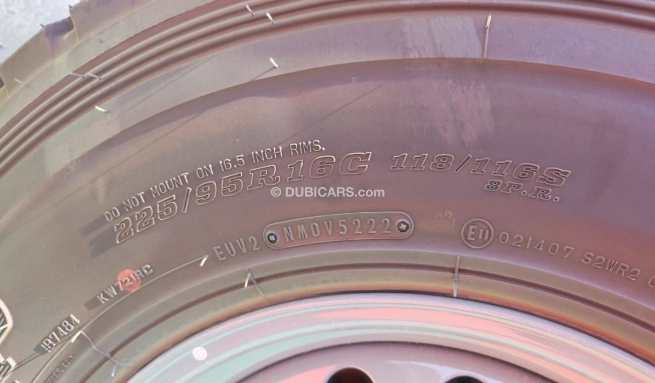 Toyota Land Cruiser Pick Up Toyota Land Cruiser Pick Up Single Cabin M/T 4.5L V8 Diesel 4X4 White color