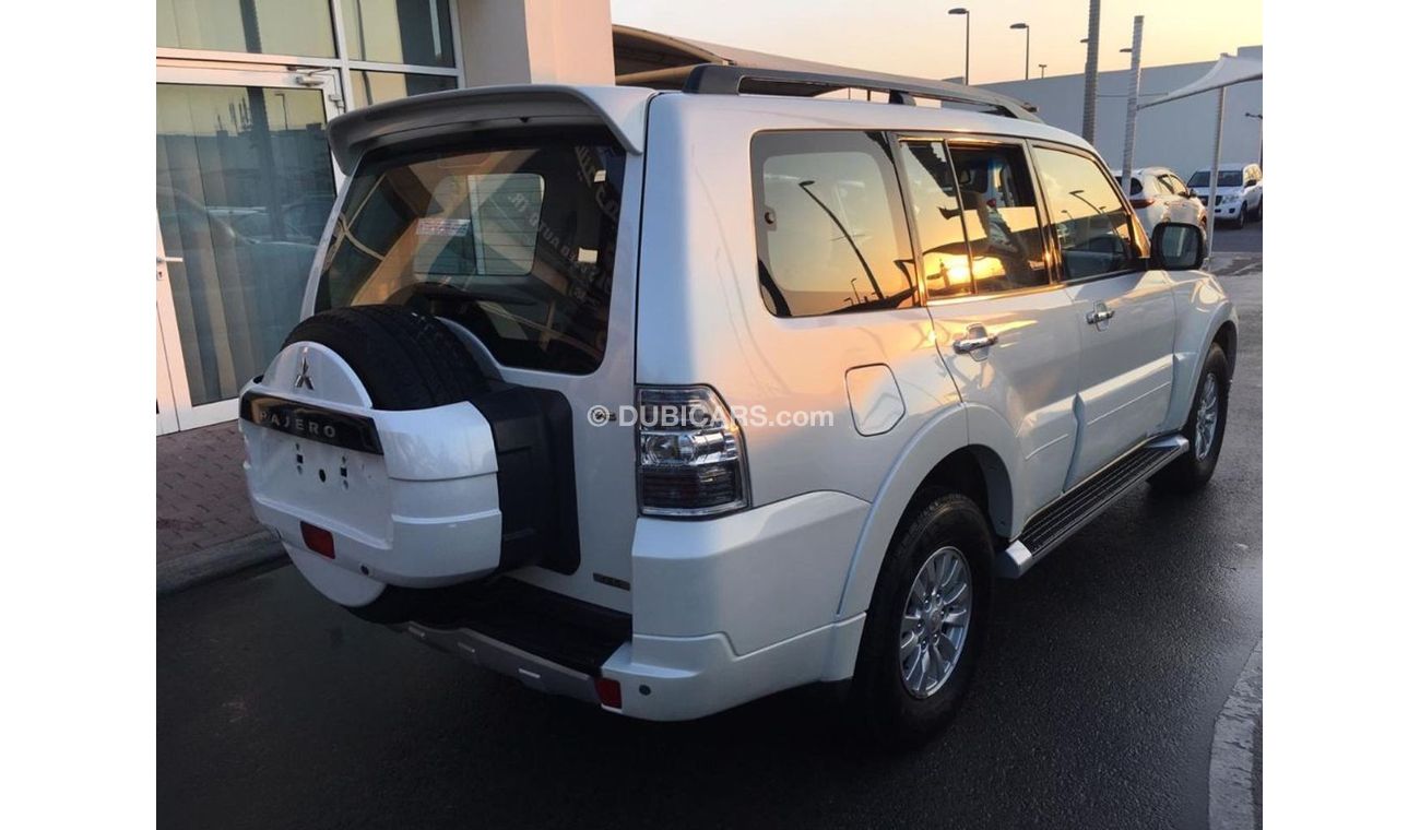 Mitsubishi Pajero GCC 3.4 6 cylinder without accidents without paints