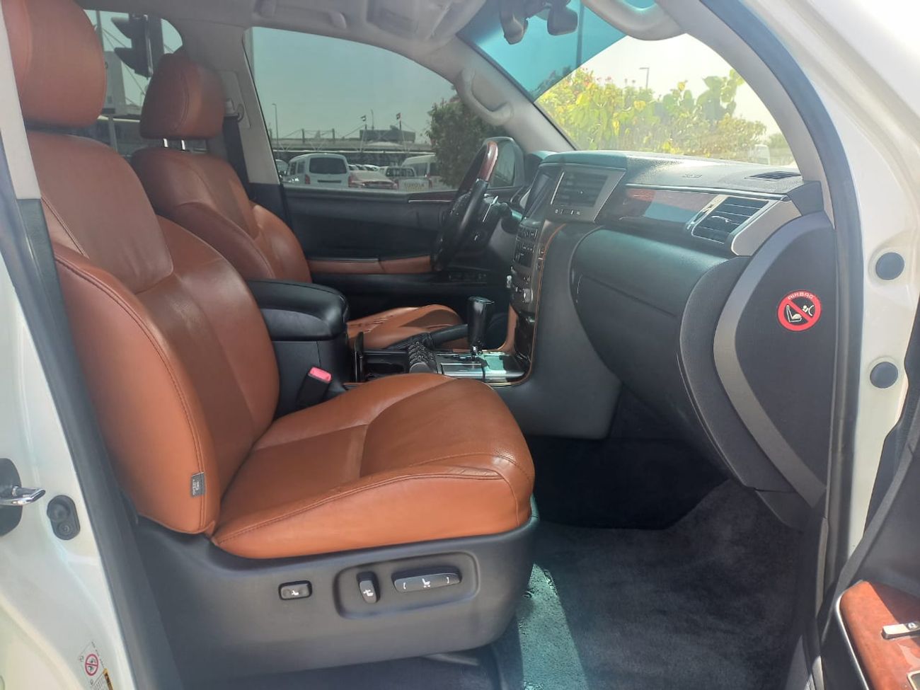 لكزس LX 570 PLATINUM