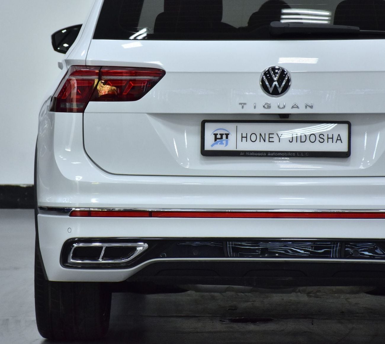 Volkswagen Tiguan R-LINE PREMIUM Volkswagen Tiguan 4Motion ( 2024 Model ) in White Color GCC Specs