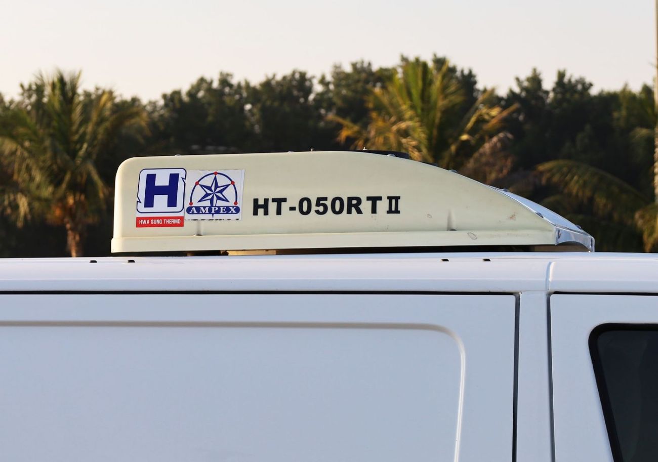 Nissan Urvan Microbus 2.5L M/T Diesel NV350 SR Chiller Van for Sale – Reliable Commercial Vehicle, Perfect Condit