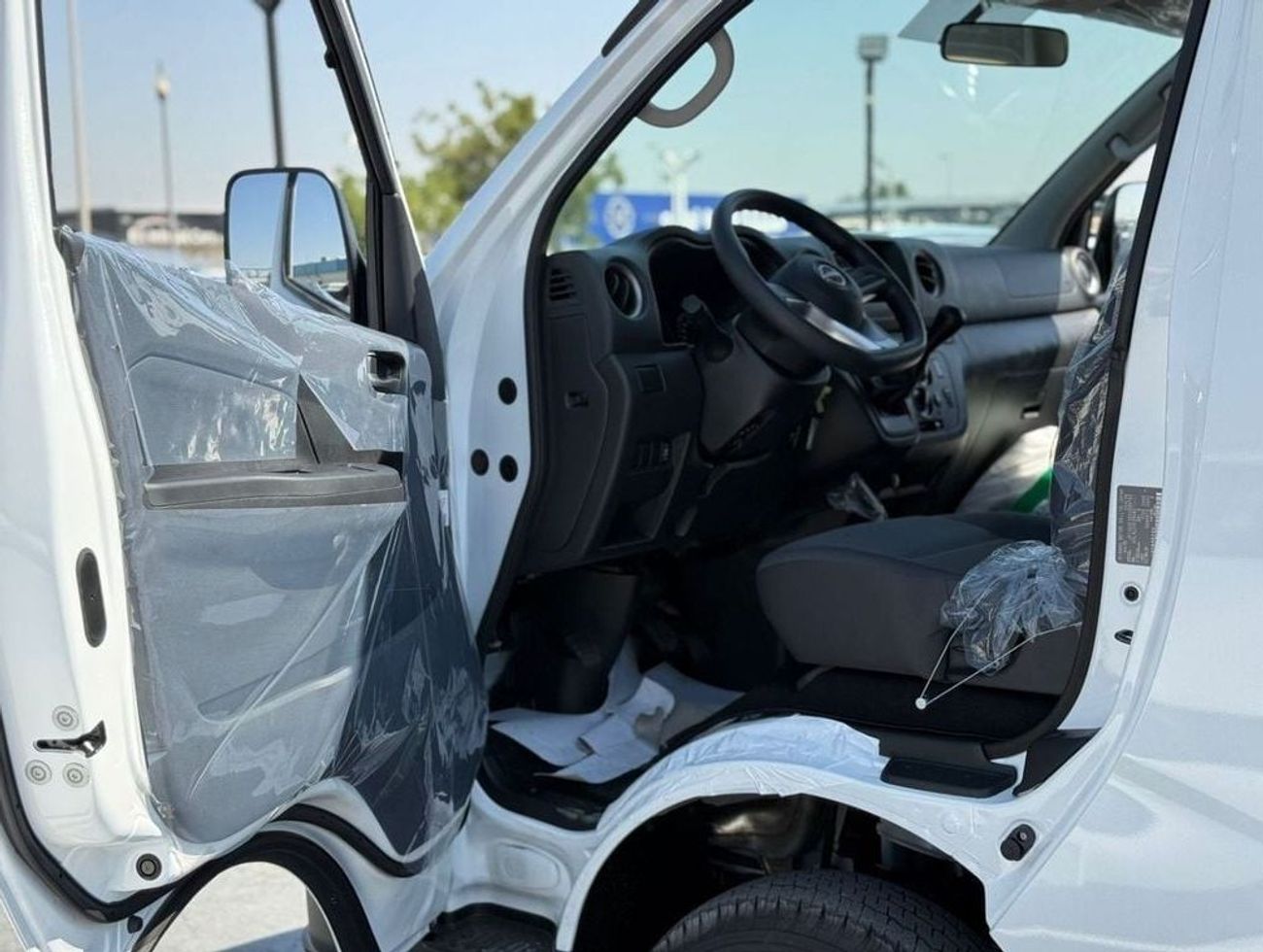 Nissan Urvan 2025 NISSAN URVAN 2.5L DSL, M/T, HR, 16 SEATE, MID OPTION