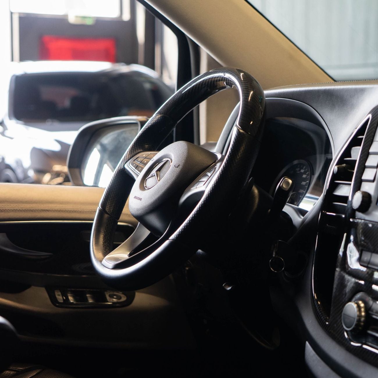 Mercedes Benz V 250 AED 2,682 P.M • 0% Downpayment • Mercedes-Benz V 250d Exclusive • 1 Year Warranty
