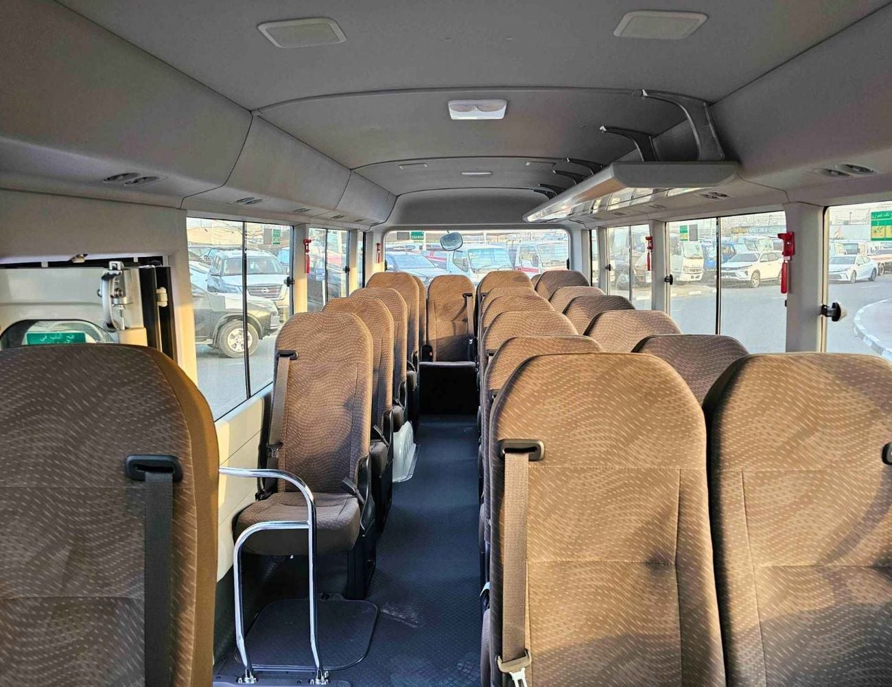 Toyota Coaster 4.0L V4 DIESEL / 23 STR M/T / AUTO DOOR / BAGGAGE TRAY WITH RACK (CODE # COD4J)