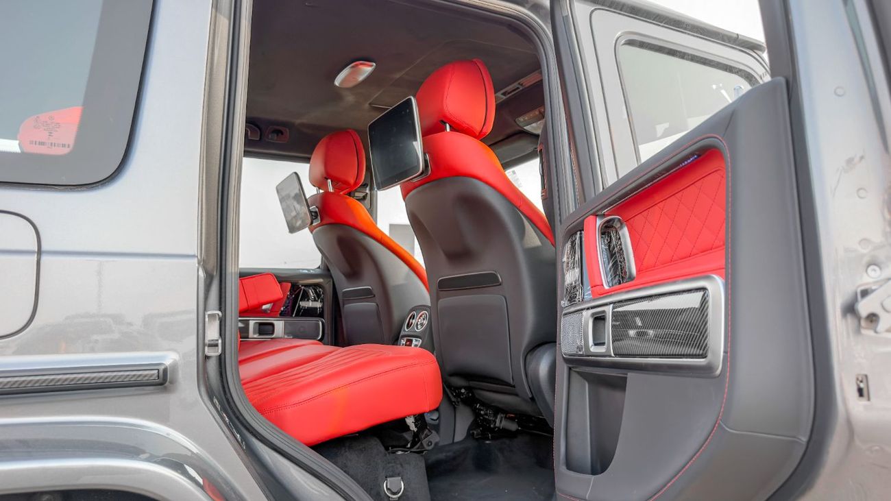 مرسيدس بنز G 63 AMG ستاندارد مرسيدس بنز AMG G 63 موديل 2026، محرك بنزين 4.0 لتر، ناقل حركة أوتوماتيكي (لون كربوني داخلي وخارجي) (