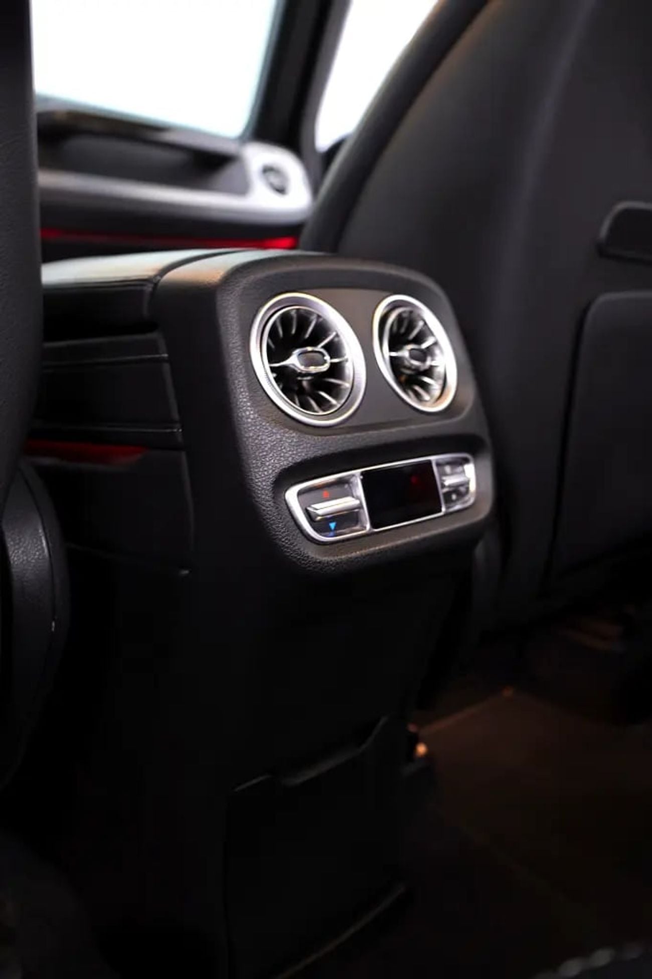 Mercedes Benz G63 AMG G63 DOUBLE NIGHT PACKAGE + CARBON + DIAMOND SEATS + FILE IN GARGASH