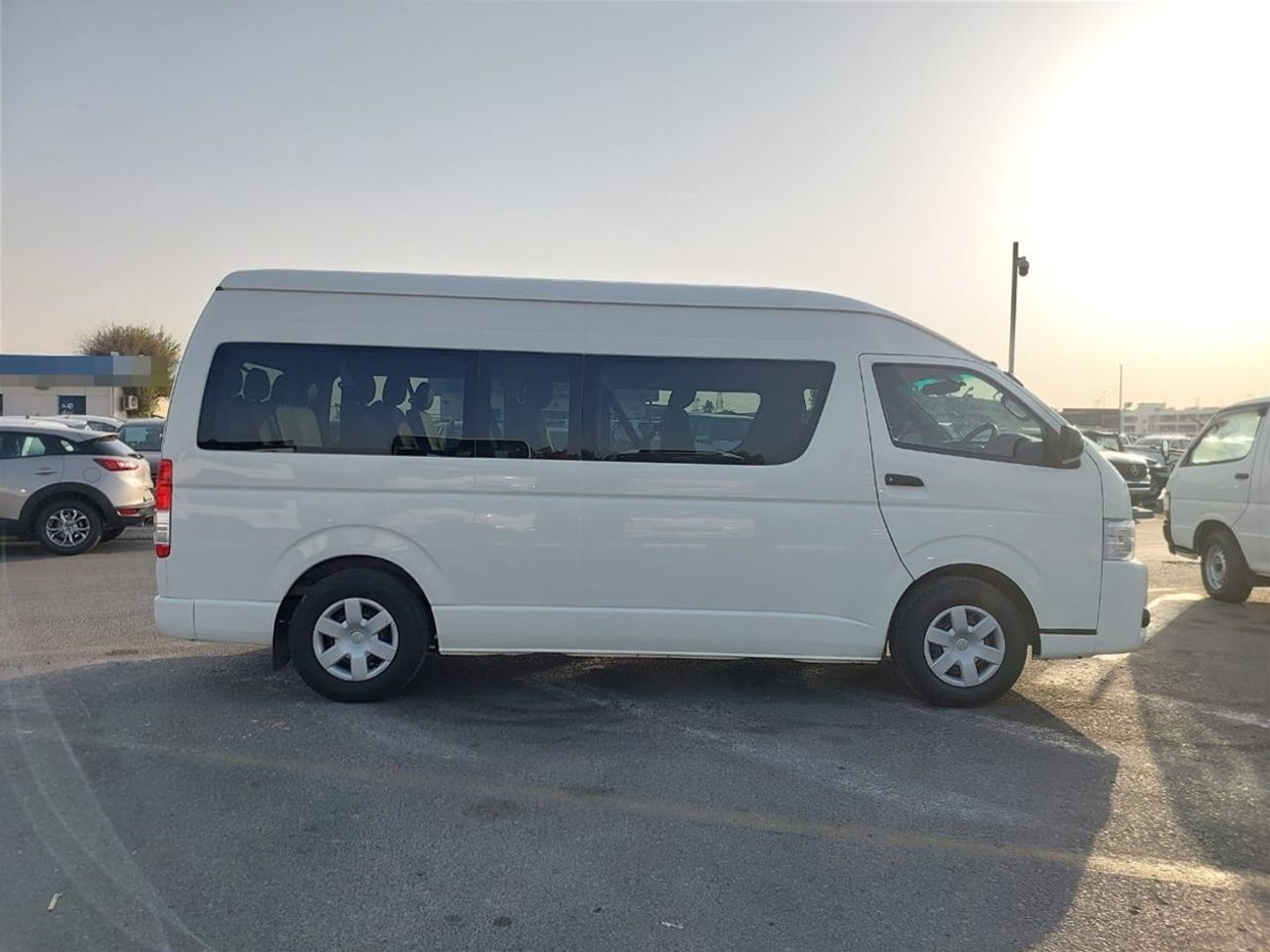 تويوتا هاياس TOYOTA HIACE COMMUTER VAN RHD 2015 MODEL 3.0 L DIESEL AUTOMATIC(PM22809)