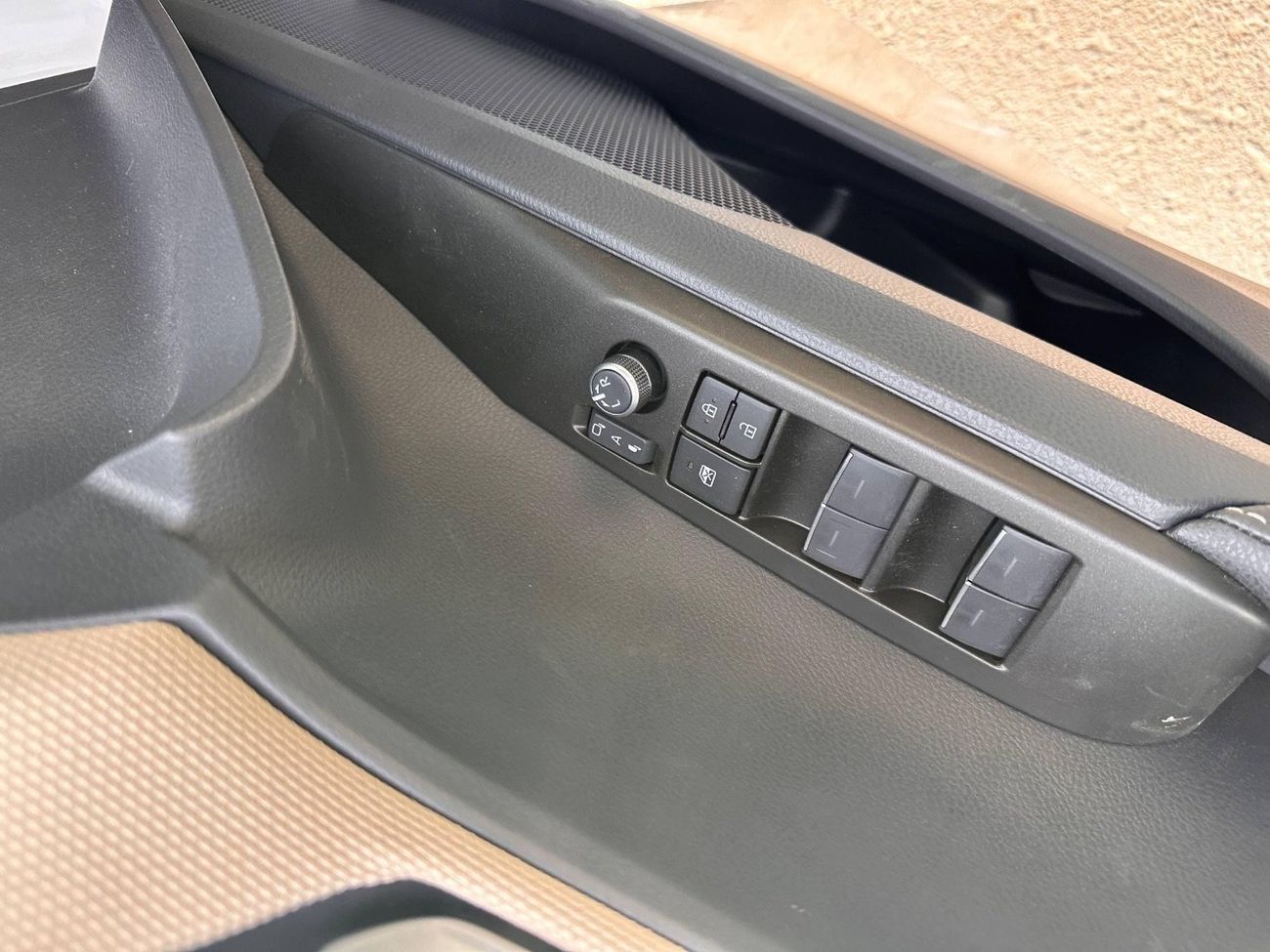 Toyota Camry Camry LE Hybrid GCC Japan made