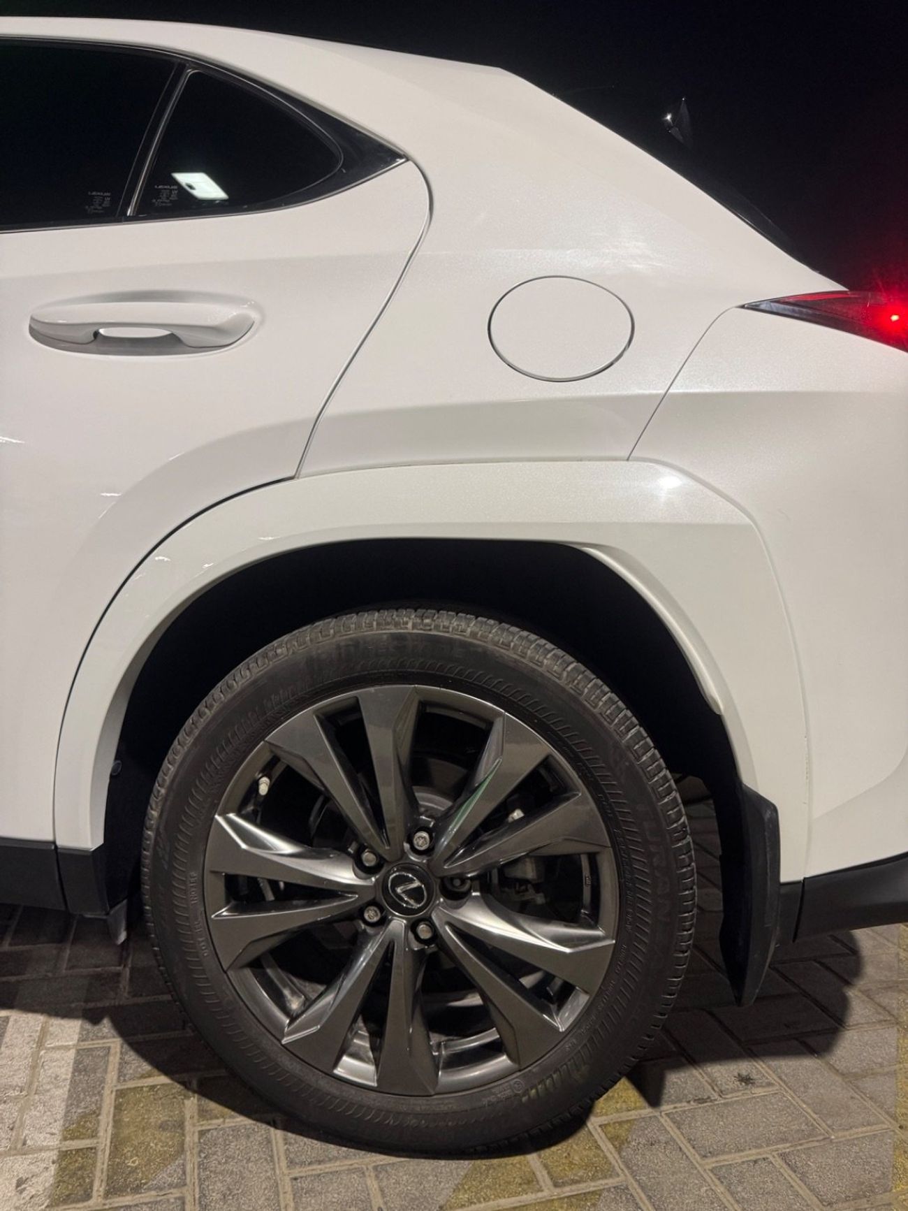 لكزس UX 250h FSPORT