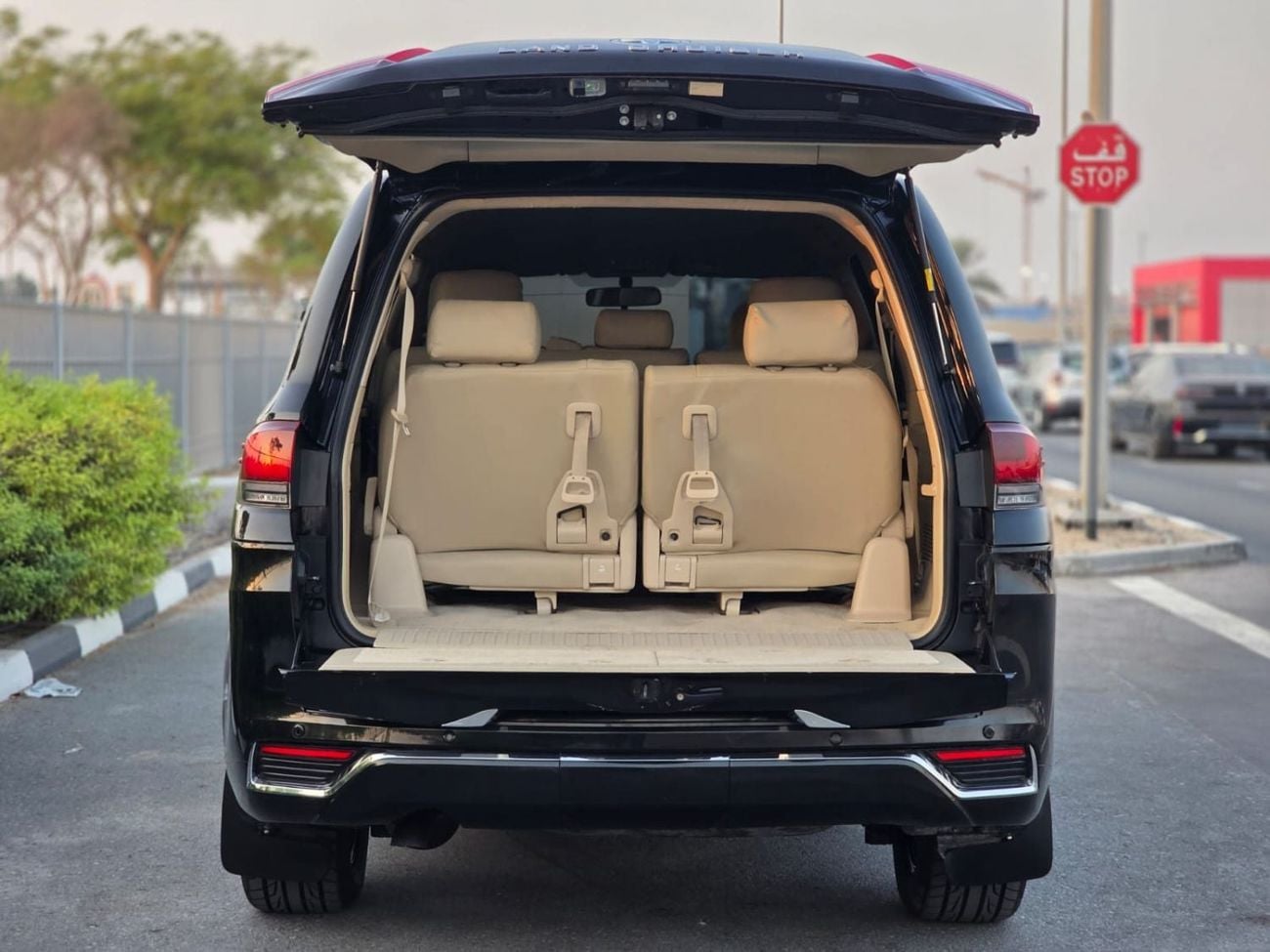 Toyota Land Cruiser GXR 2018 | 4.0L PETROL | AT | LHD | MODIFIED TO LC300 | PUSH START ENGINE | ELECTRIC HEATED SEATS