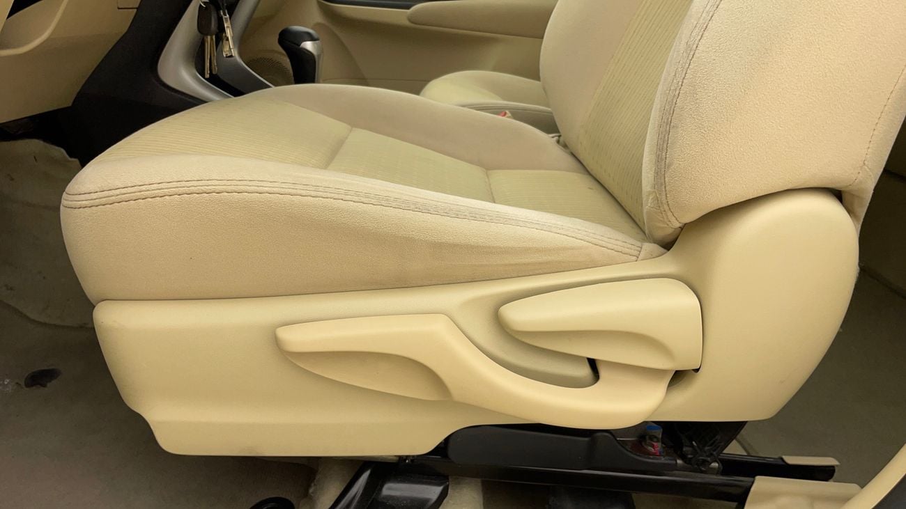 تويوتا يارس SE 1.5 | بدون دفعة مقدمة | اختبار القيادة في المنزل