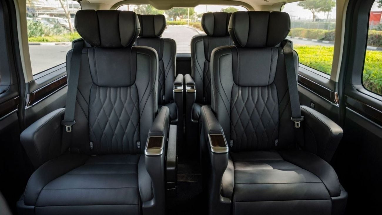 تويوتا جرافينا 3.5P AT MY2023 – BLACK