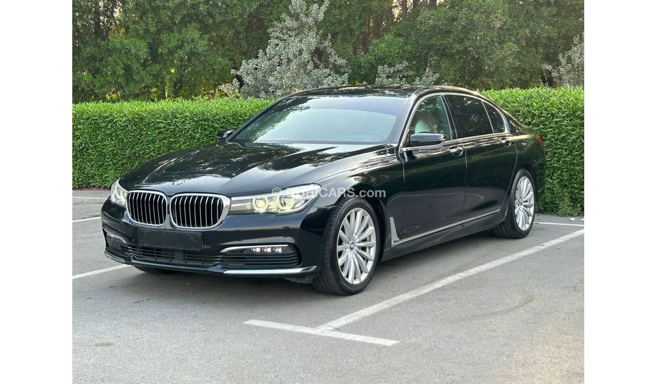 BMW 730Li Executive BMW 730 LI 2018 GCC OPGINAL PAINT // 2keys // ACCIDENT FREE // PERFECT CONDITION