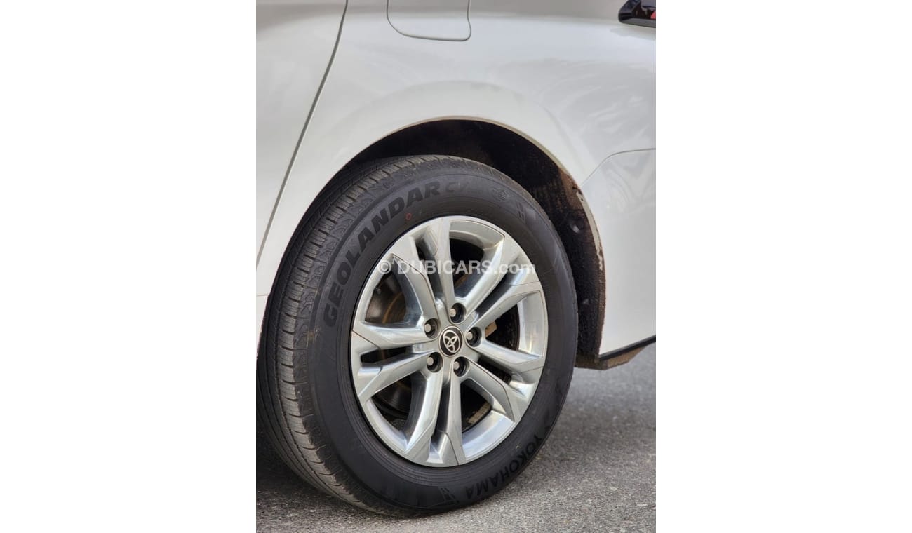 Toyota Sienna TOYOTA SIENNA HYBRID FULL OPTION