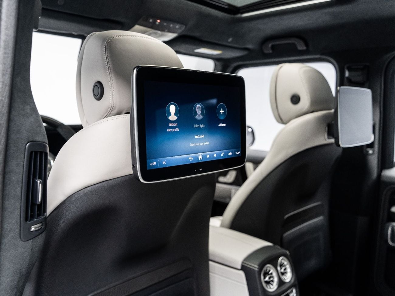 مرسيدس بنز G 63 AMG 4MATIC SUV 2025 Mercedes G63 AMG, 4.0 TC V8, 4WD, 577bhp, 9 Speed Auto