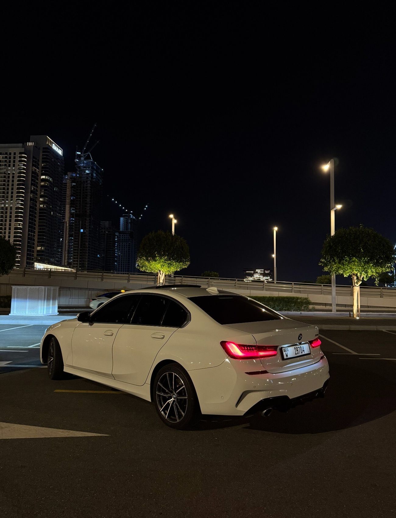 BMW 330i Exclusive 2.0L (255 HP)