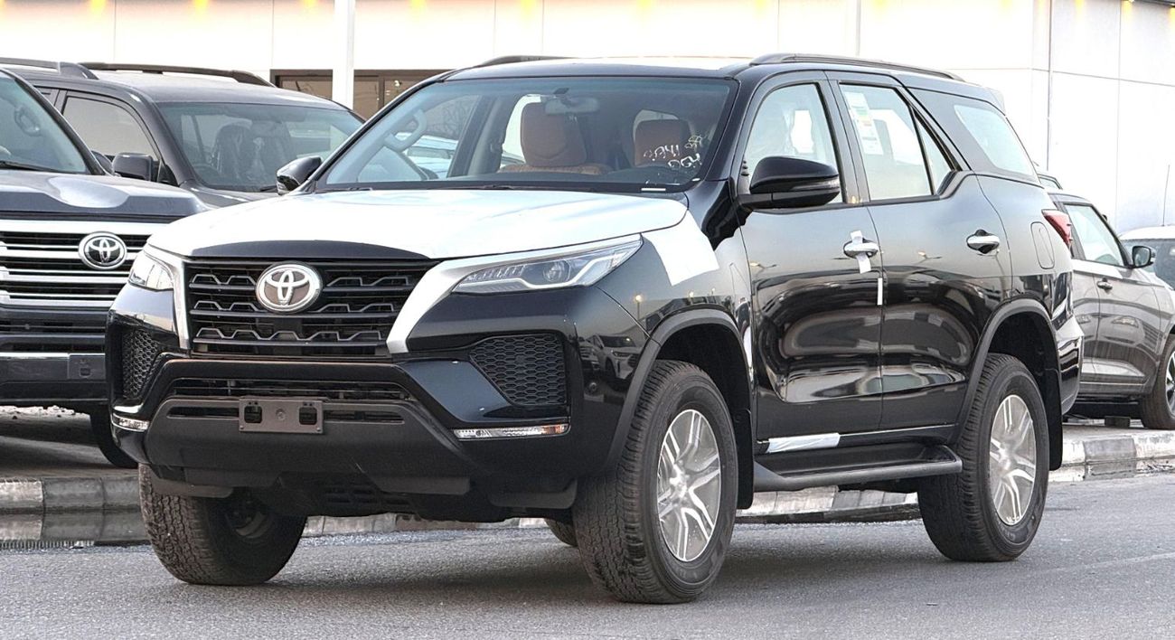 تويوتا فورتونر Toyota Fortuner 2026 Model 2.7 v4 petrol Engine Colour Black Transmission Automatic Interior. Tun 7s