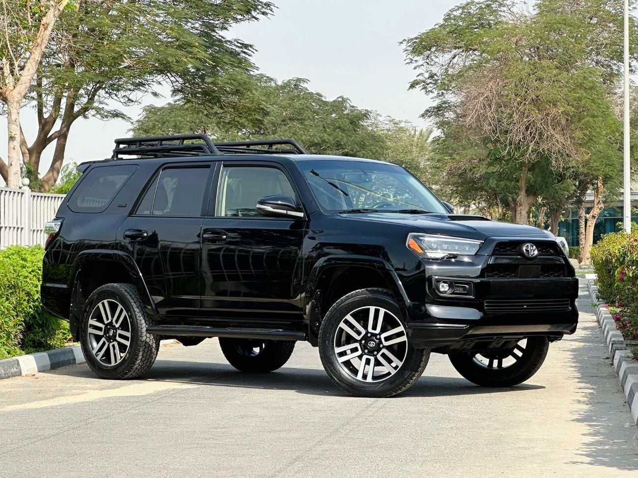 Toyota 4Runner Left Hand Drive Year: 2018 Full Option Premium UAE Pass ▾