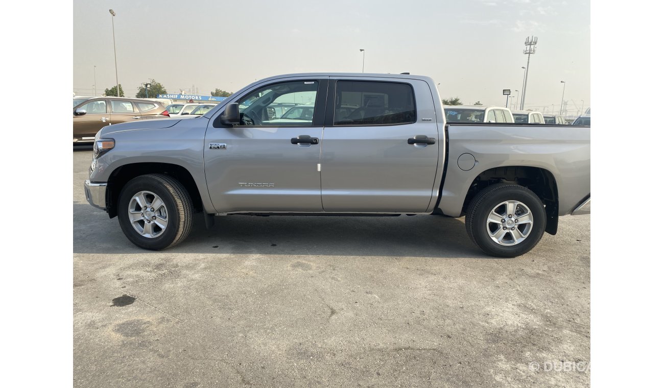 Toyota Tundra Crew Max  SR5 V8 5.7L Petrol AT