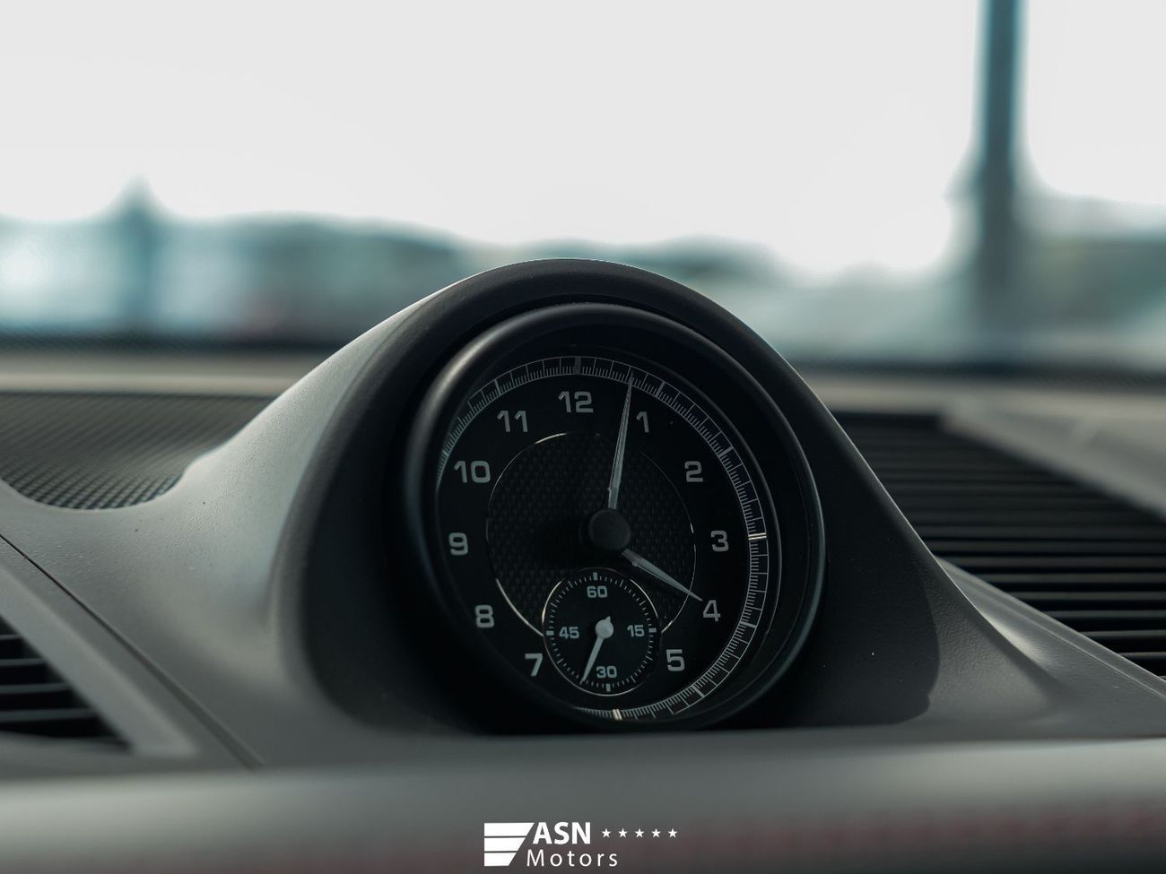 بورش ماكان Pursuing Dreams Edition 2025 2.0 Turbo (Export Price)