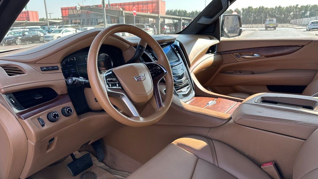 Cadillac Escalade GCC Premium 6.2L