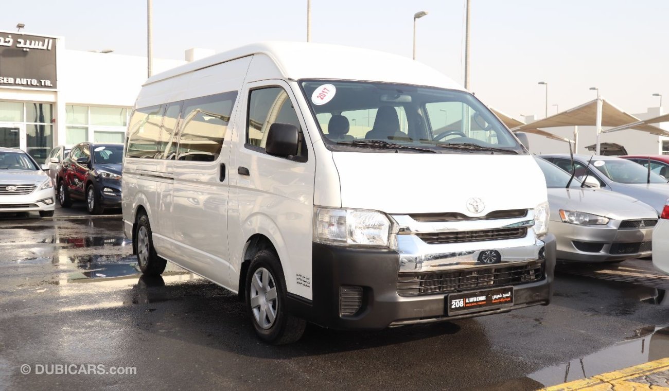 Toyota Hiace Toyota Haice High Roof 2017  GCC in excellent condition without accidents, very clean from inside an
