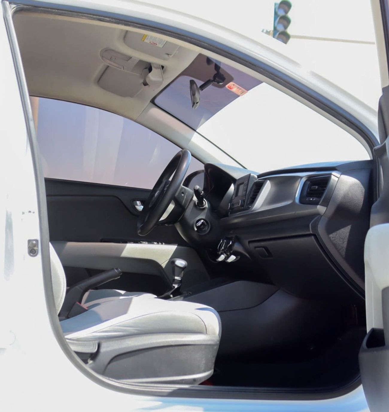 Kia Rio EX 1.4L (100 HP) Hatchback Kia Rio 2019 GCC accident-free in excellent condition 711 P.M