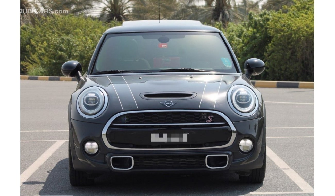 Mini Cooper S Model 2019, Gulf, Fleoption, Panorama Sunroof, First Owner, Agency Cheeks, Agency Dye, Agency Status