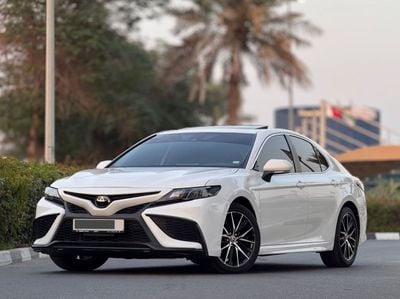 Toyota Camry SE 2.5L (181 HP)