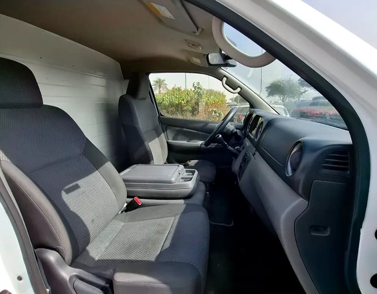 Nissan Urvan Nissan Urvan NV350