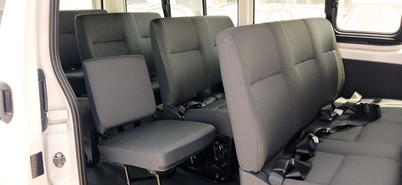 تويوتا هاياس 2.5L Diesel Manual Passenger 2026YM