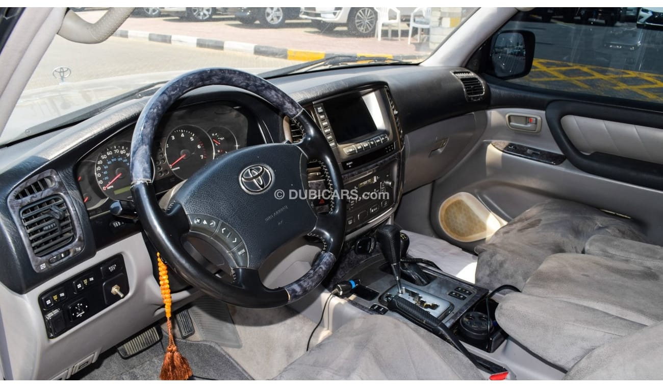 Toyota Land Cruiser VXR V8