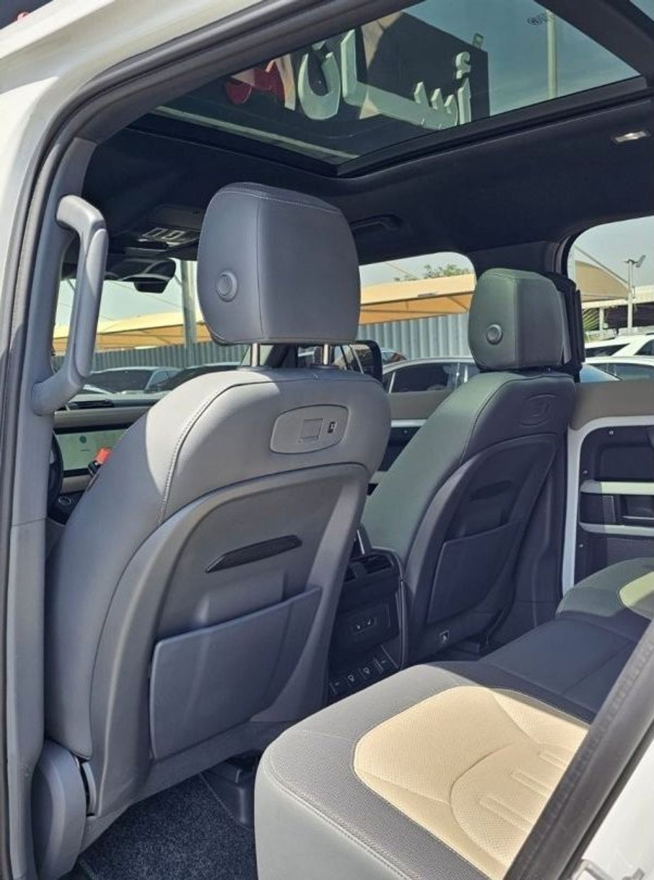 Land Rover Defender 110 X-Dynamic SE P300 110 SE P300