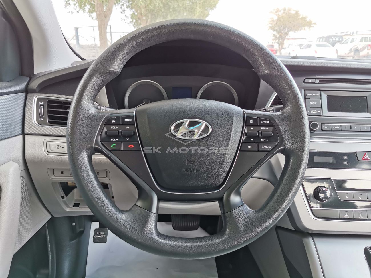 Hyundai Sonata 2.4L, 16" Rims, DRL LED Headlights, Drive Mode, Bluetooth, Fabric Seats, Dual Airbags (LOT # 831)