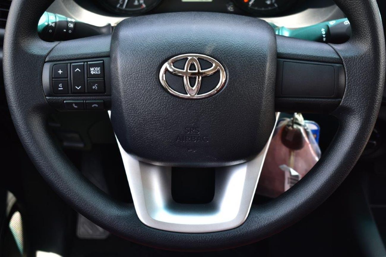 تويوتا هيلوكس GL 2.4L Double Cab Utility