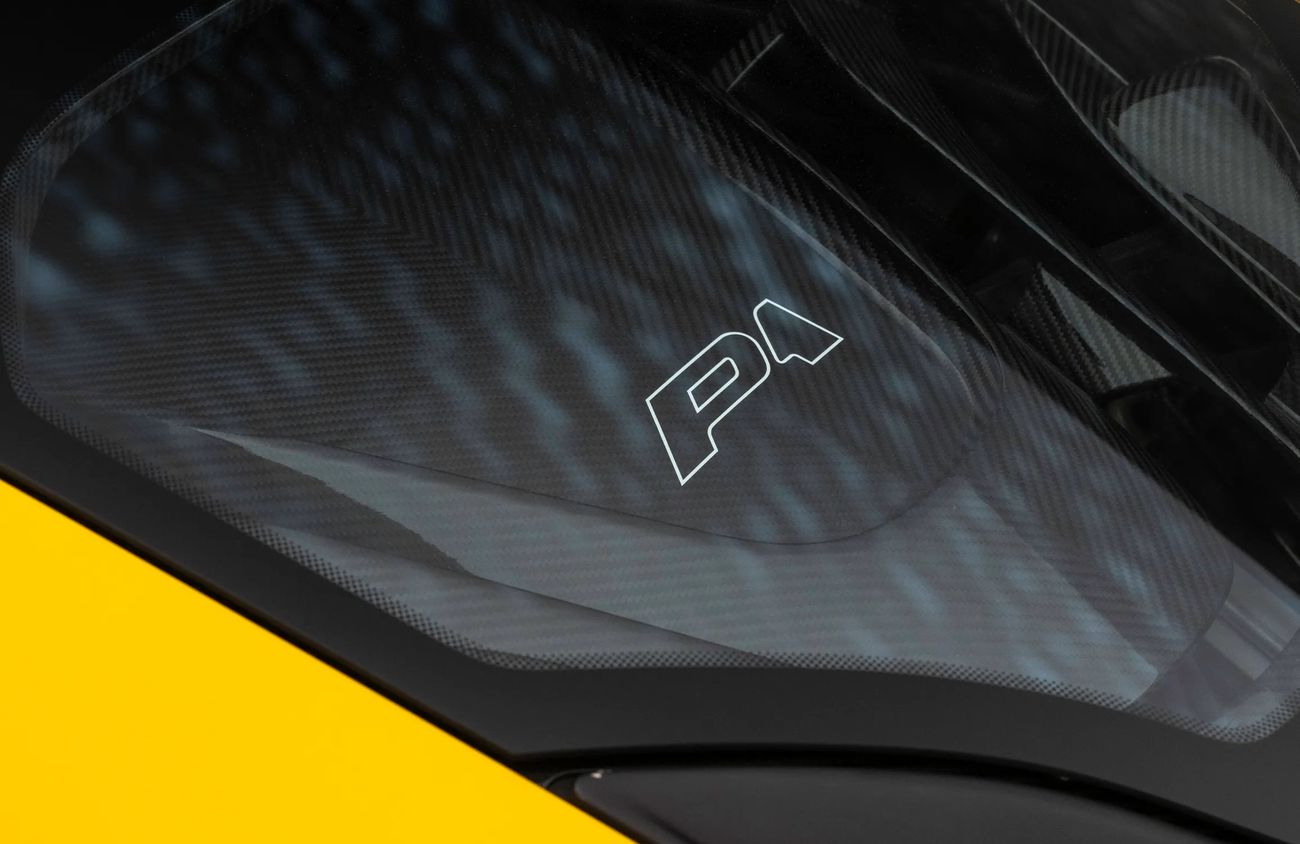 مكلارين P1 3.8L V8 Twin-Turbocharged + Electric Motor