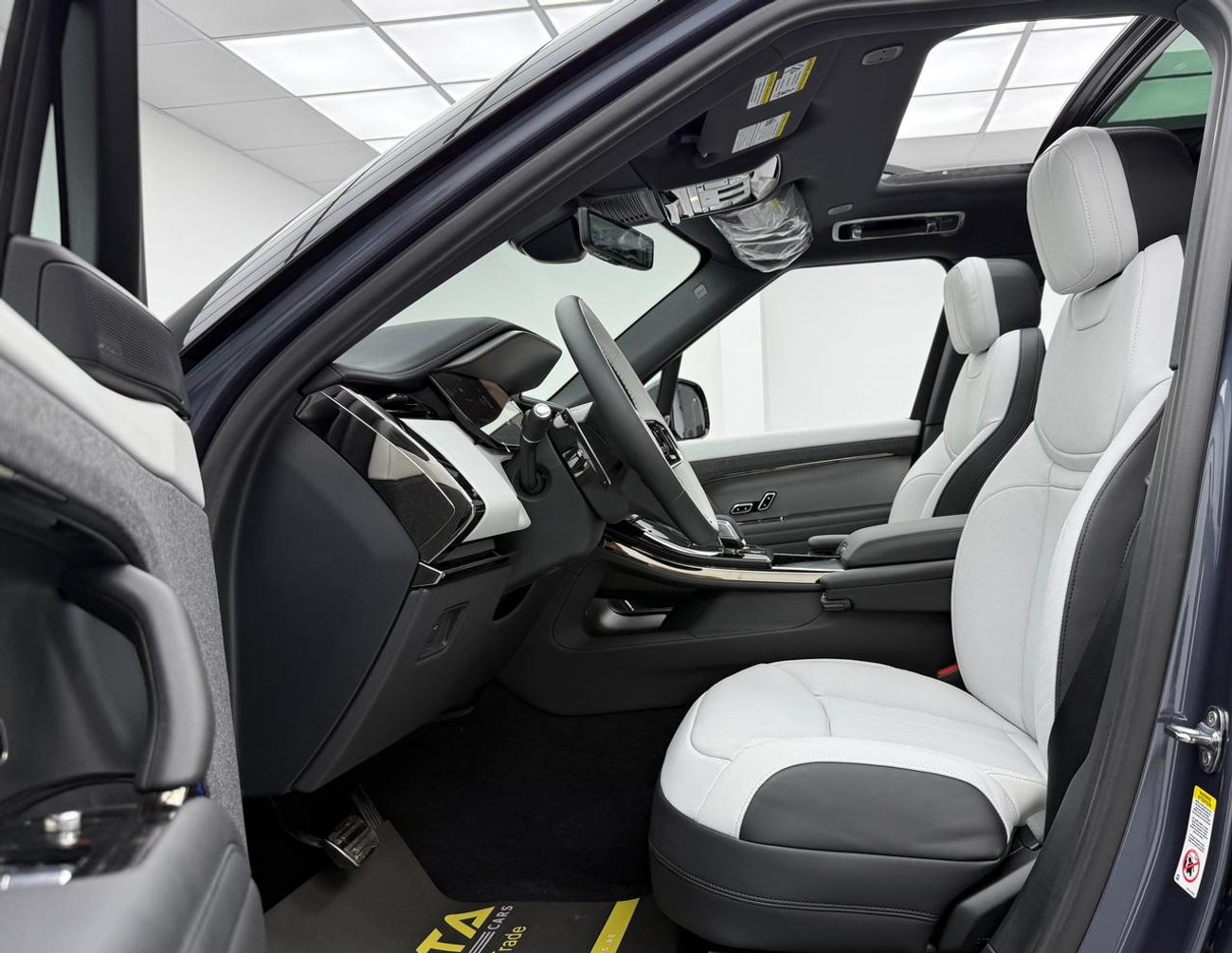 لاند روفر رينج روفر سبورت Dynamic SE P400 3.0L 2025 Range Rover Sport SE p400 ,Warranty ,Brand New ,Canadian specs