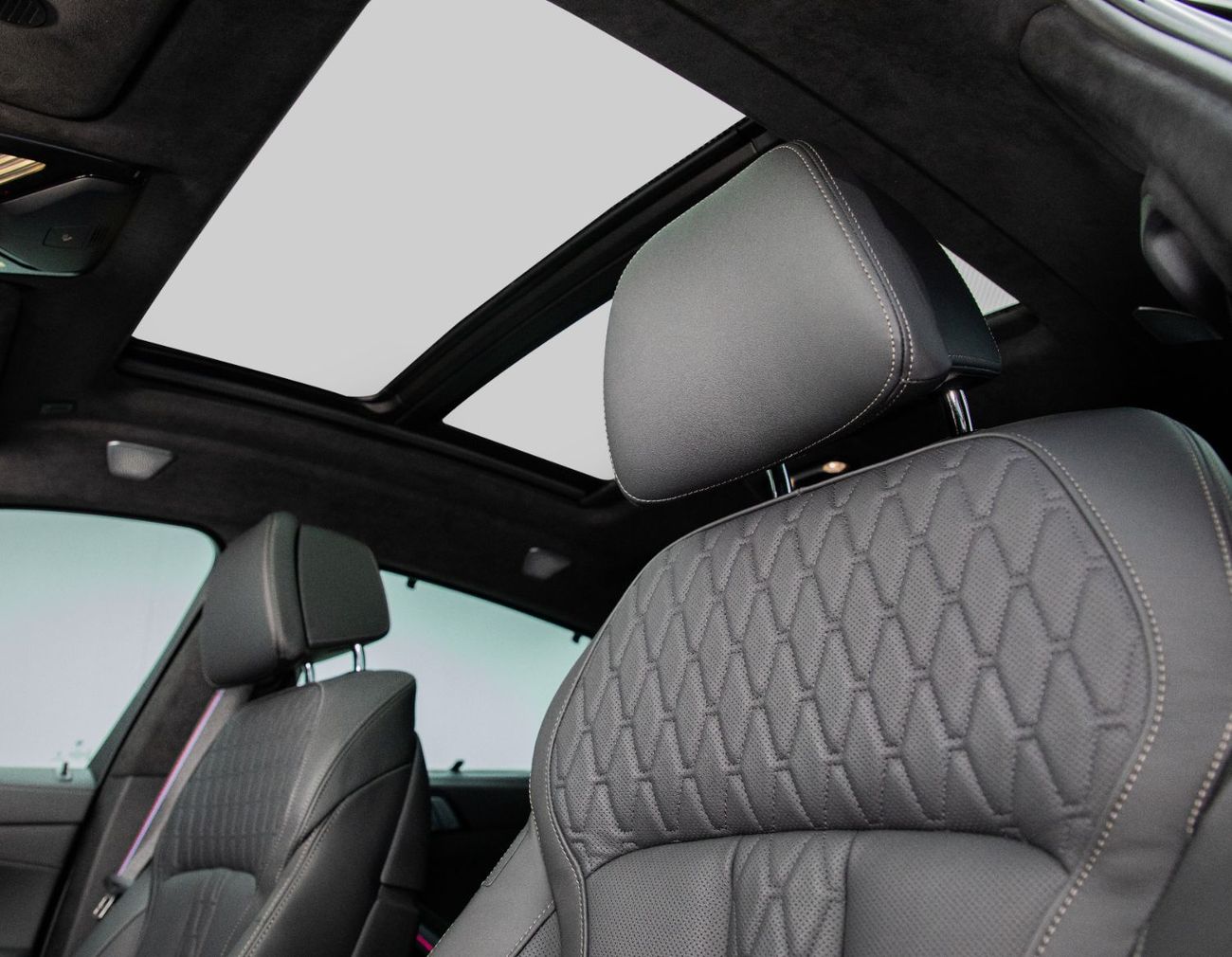 بي أم دبليو X6 M60i LUXURY
