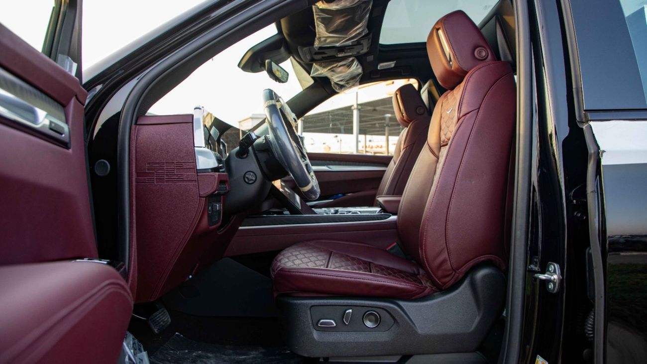 كاديلاك إسكالاد Sport 6.2L AWD | 2025 | For Export Only