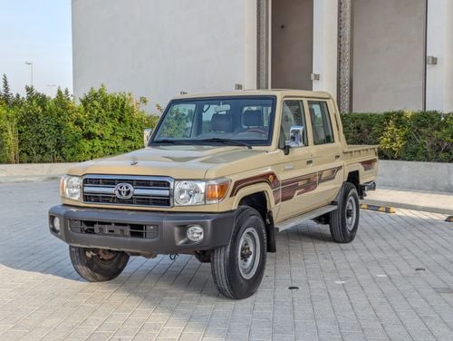 تويوتا لاند كروزر بيك آب Toyota LC79 double cabin LHD brown colour