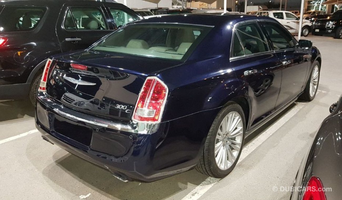 كرايسلر 300C 2012 Model Hemi Full options clean car Gulf specs