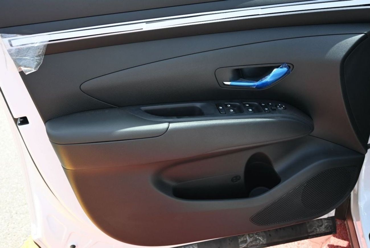 هيونداي توسون هيونداي توسون 1.6 لتر توربو دفع امامي دفع رباعي 5 ابواب عداد رقمي سقف بانورامي مقاعد كهربائية لون اب