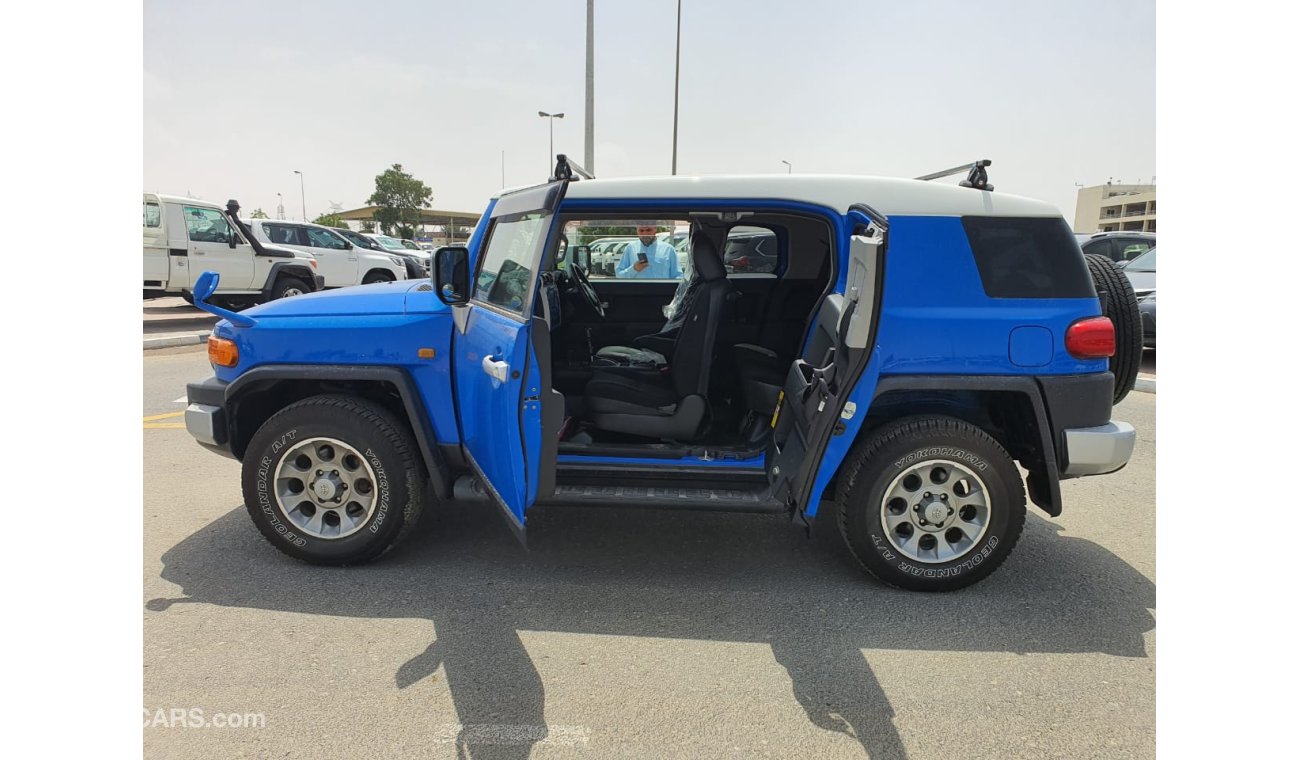 Toyota FJ Cruiser Petrol 4.0-L right hand drive export only