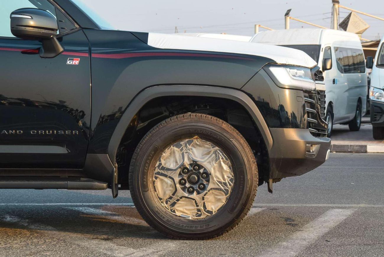 تويوتا لاند كروزر TOYOTA LAND CRUISER GR 3.5L V6 4WD PETROL SUV 2025
