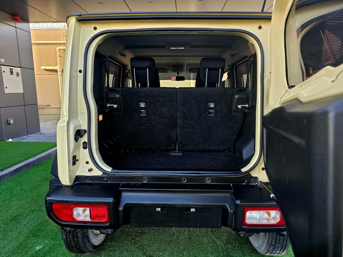 سوزوكي جيمني GLX/ DUAL TONE/ AUTOMATIC/ ORIGINAL PAINT/ 1.5L V4/ LOW MILEAGE