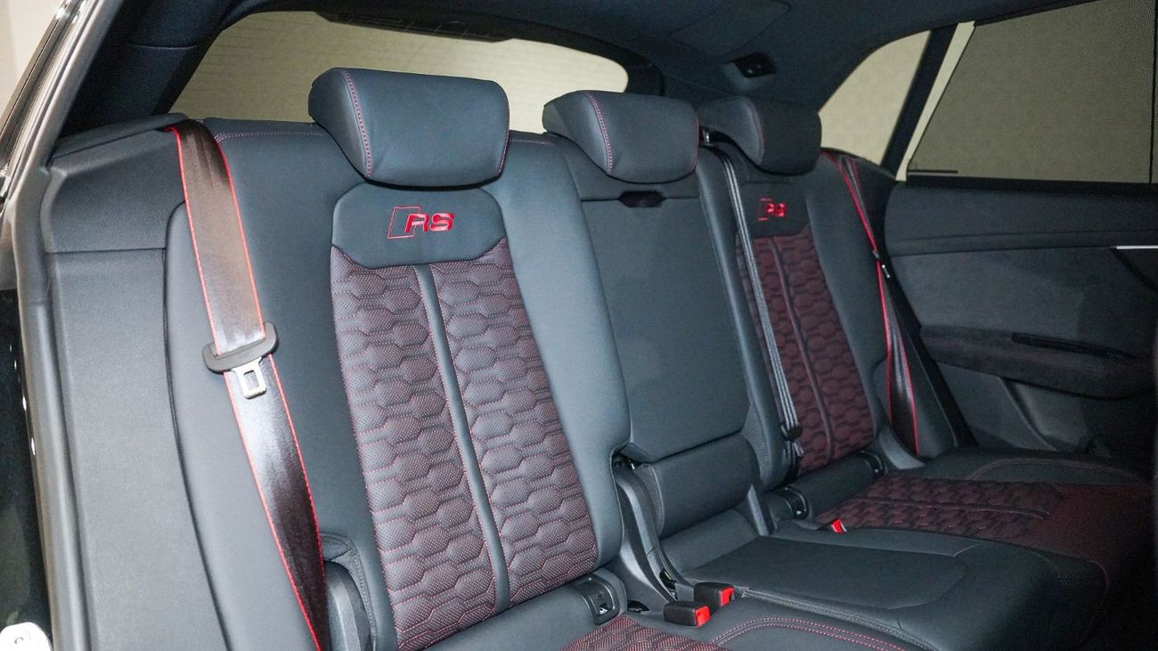 أودي RSQ8 TFSI Quattro - AED 10,707 P/M - 2 Years Warranty