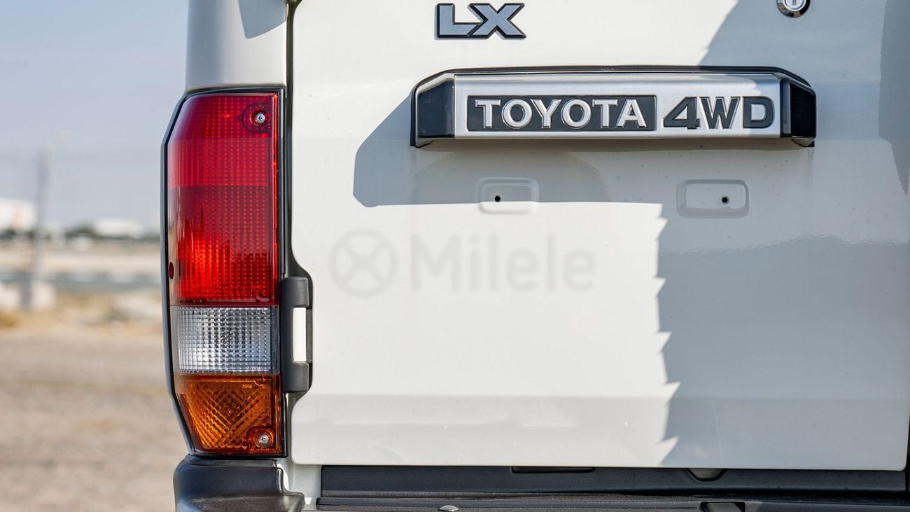 تويوتا لاند كروزر 76 TOYOTA LAND CRUISER 76