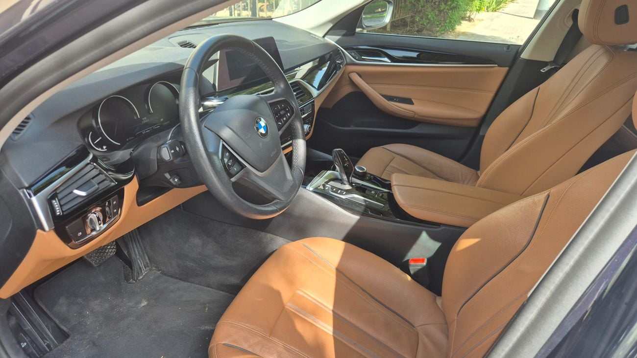بي أم دبليو 520i TOURING