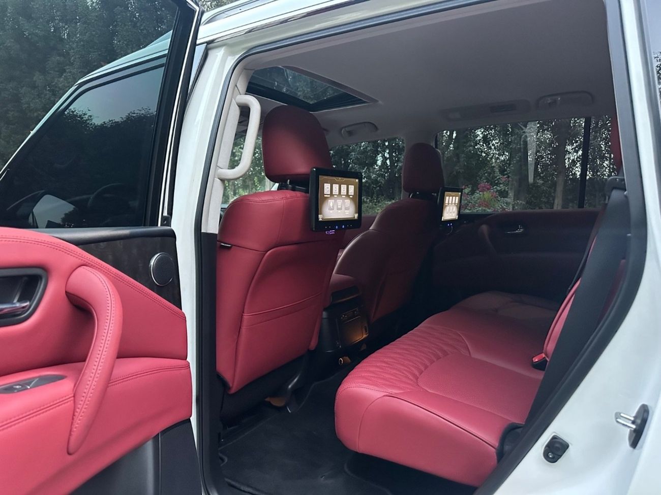 Nissan Patrol LE Platinum 5.6L | V8 400 HP | 2023 | GCC Specs | Full Options | Perfect Condition | Low Mileage