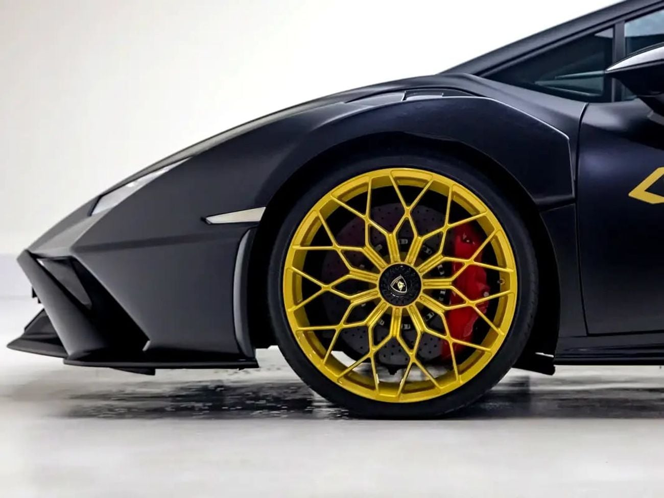Lamborghini Huracan STO | GCC Spec | Under Dealer Warranty and Full Service History